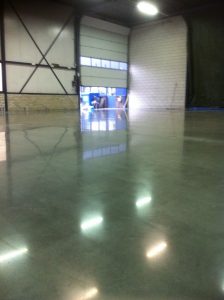 Lees meer over het artikel Beton impregneren – de juiste bescherming voor uw betonvloer