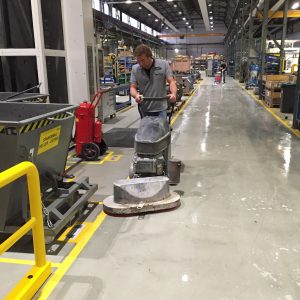 Specialistisch reinigen betonvloer Den Bosch