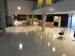 Epoxy rolcoating MBO College Zuidoost in Amsterdam Bestvloerrenovatie Best Building Service