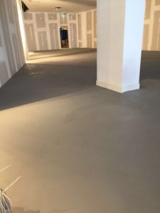 Betonlook gietvloer aanleunwoning Velp bestvloerrenovatie best building service