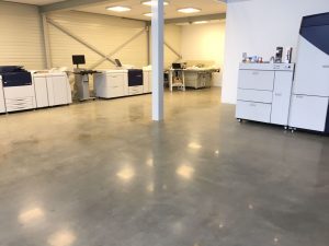 Gepolijste hyperfloor Almere 500 m2 Best Vloerrenovatie Best Building Service B.V.