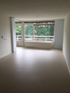Lees meer over het artikel Vloerrenovatie – woonbeton vloer Arnhem