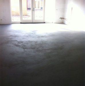 Lees meer over het artikel Woonbeton Den Bosch – vloer aanbrengen nieuwbouw