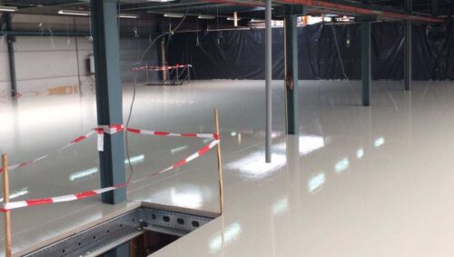 Entresolvloer voorzien van epoxy vloercoating