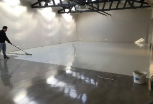 Lees meer over het artikel Industrievloer – industriële bedrijfsvloer (kantoorvloer) met PU coating