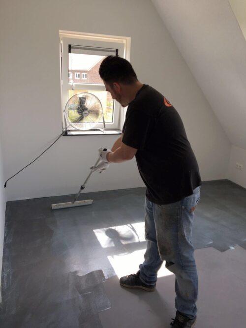 Microcement vloer nieuwbouwwoning De Wijk