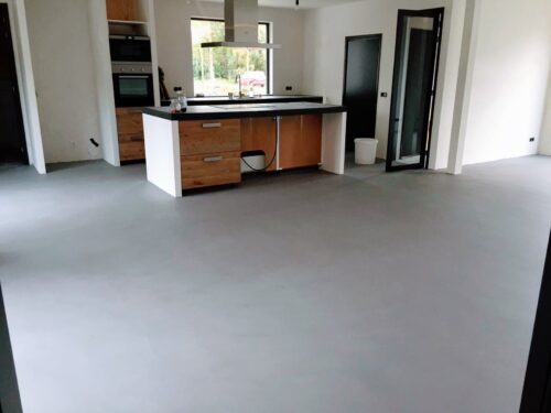 Microcement vloer bij woonhuis in Driel