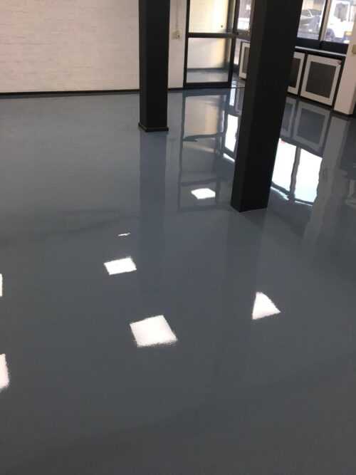 Epoxycoating en PU gietvloer aangebracht bij kantine en bedrijfspand
