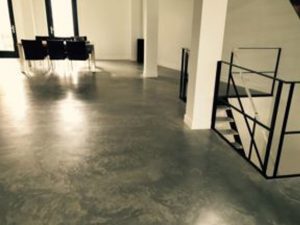 Lees meer over het artikel Gerenoveerde betonvloer in Den Bosch weer zo goed als nieuw