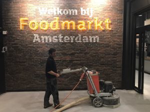 Lees meer over het artikel Opgeknapte betonvloer Foodmarkt Amsterdam