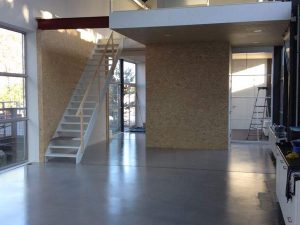 Lees meer over het artikel Vervuilde betonvloer Amersfoort renoveren