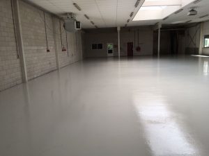 Lees meer over het artikel Beschadigde gietvloer Arnhem door zware machines