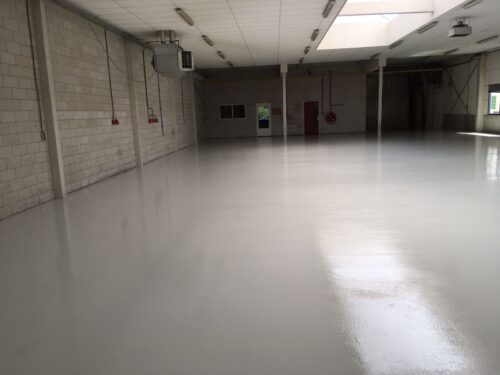 Beschadigde gietvloer Arnhem door zware machines