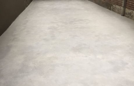 nat schuren betonvloer