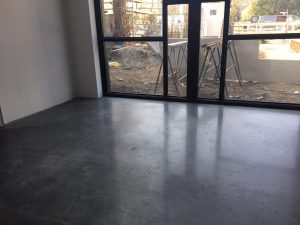 Lees meer over het artikel Oude woonboerderij in Rhoon krijgt nieuwe betonvloer