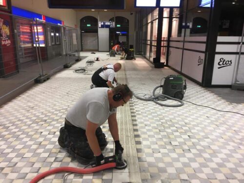 Nieuwe vloer station Nijmegen in negen dagen