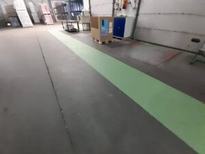 Lees meer over het artikel Antislip looppaden industrievloer Waalwijk