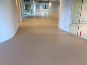 Lees meer over het artikel Computervloer met betonlook in kantoorpand Utrecht