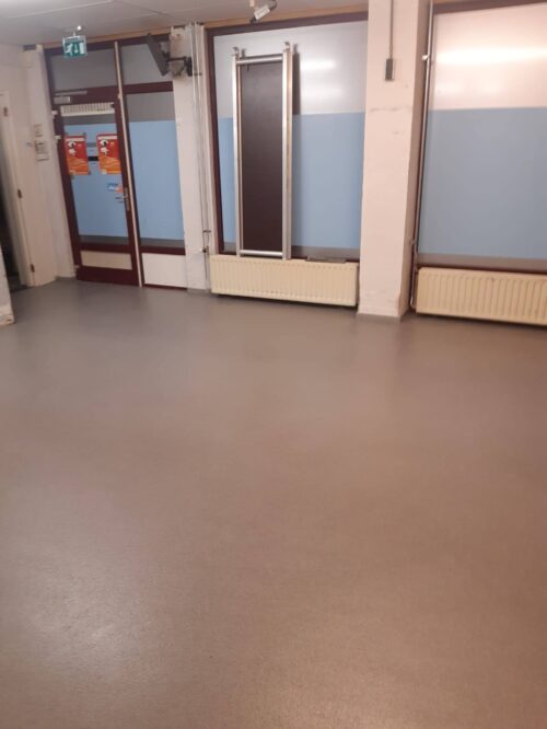 IJzersterke magazijnvloer supermarkt Gennep in één nacht gerealiseerd