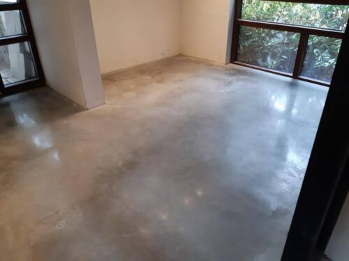 Duurzame betonvloer storten, polijsten en impregneren