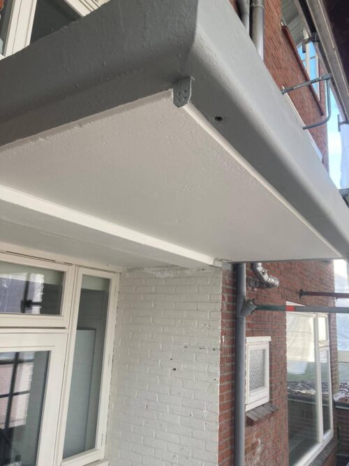 Betonrot herstellen en 120 balkons renoveren Hilversum