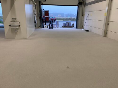 Garagevloer autobedrijf Elst realiseren