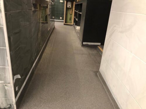 Drie horecakeukens voorzien van nieuwe PMMA-vloer