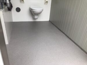 Lees meer over het artikel Sanitaire vloer strandpaviljoen renoveren