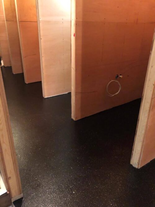 Antislip manegevloer realiseren