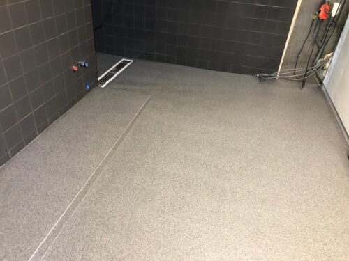 Holle plinten: een strakke afwerking voor PMMA vloeren