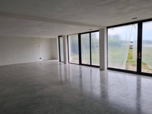 Betonvloer Akersloot harsgebonden schuren en polijsten