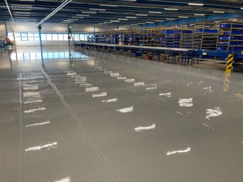 Magazijnvloer Den Dolder renoveren met vloercoating