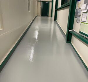 Lees meer over het artikel Coatingvloer aanbrengen op hellingbaan Nijkerk