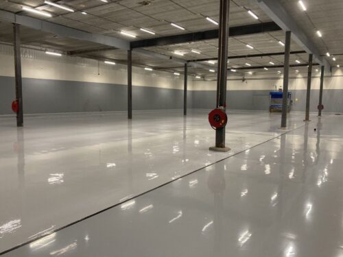 Weer 5.000 m2 coatingvloer opgeleverd in Alphen aan den Rijn