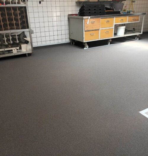 Vloer bakkerij Wageningen renoveren met PMMA