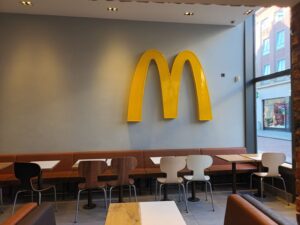 Lees meer over het artikel Nieuwe HACCP horecavloer voor McDonald’s