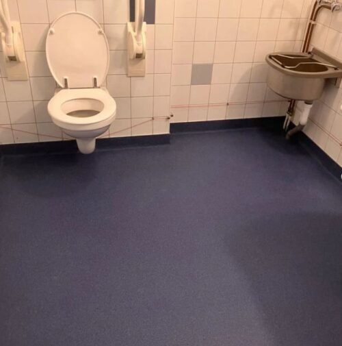 Vloerrenovatie sanitaire ruimtes filmtheater Zaandam