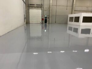 Lees meer over het artikel ESD vloer voor grote elektrische autofabrikant Zevenbergen