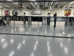 Lees meer over het artikel Industriële coatingvloer autogarage Velp