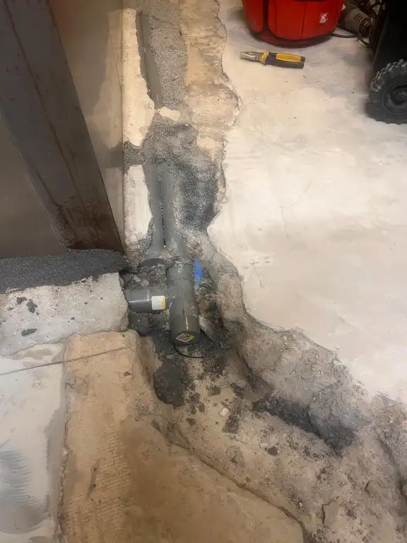 PU cement vloer voor restaurant in Amsterdam - aanbrengen afvoer / drain